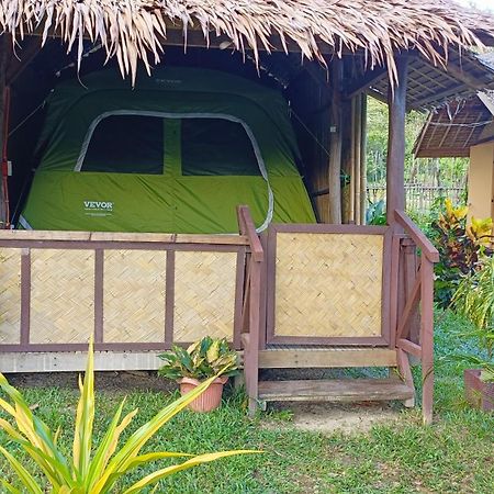 Tony'S Country Glamping With Chalet With Private Wash Room Accommodation El Nido Quarto foto