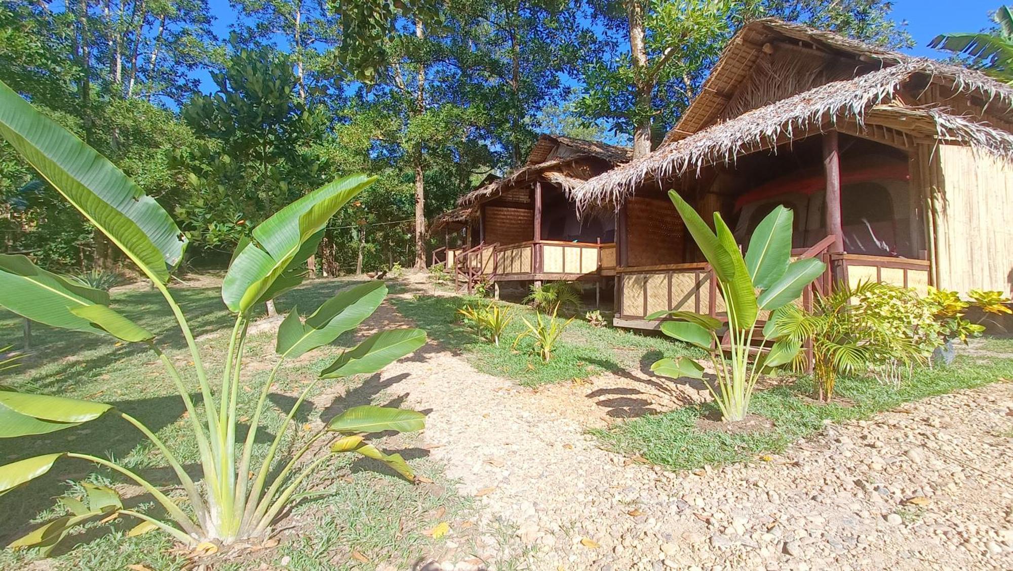 Tony'S Country Glamping With Chalet With Private Wash Room Accommodation El Nido Exterior foto