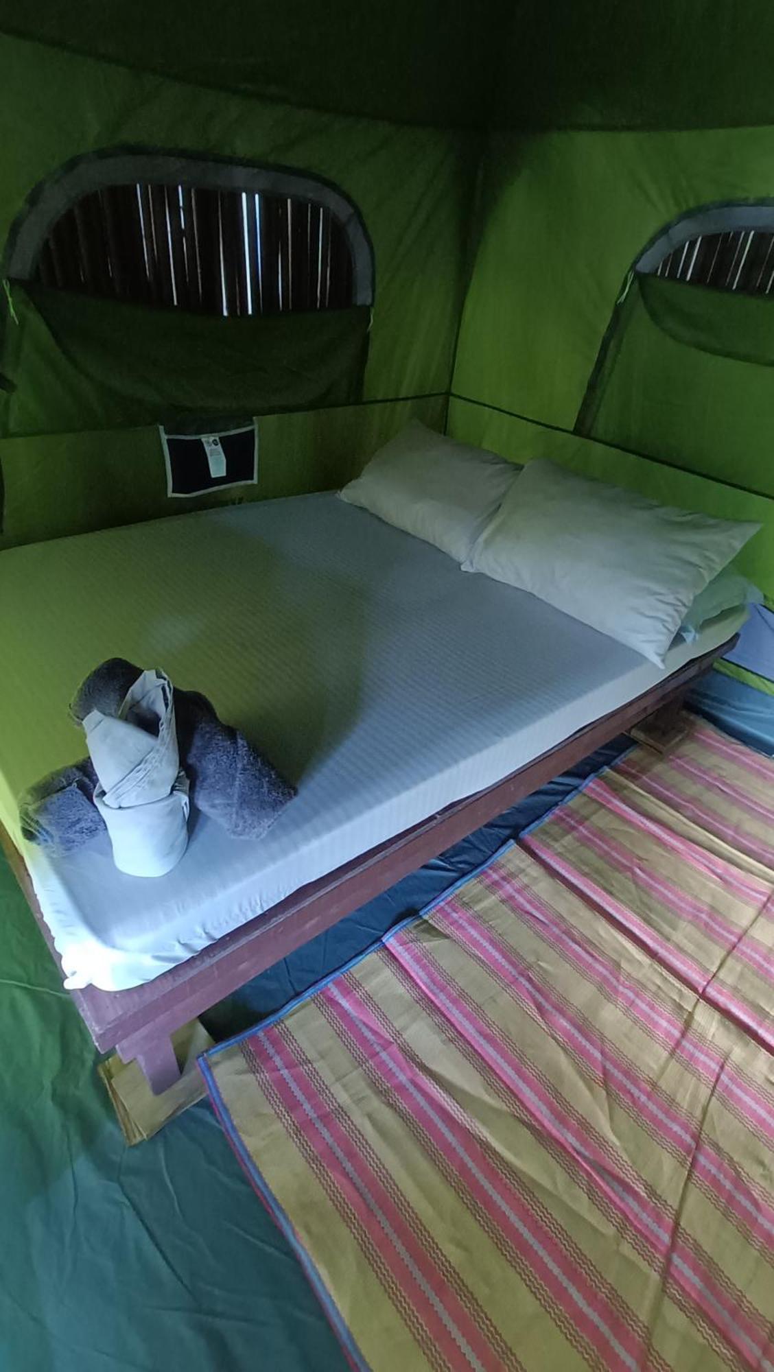 Tony'S Country Glamping With Chalet With Private Wash Room Accommodation El Nido Exterior foto