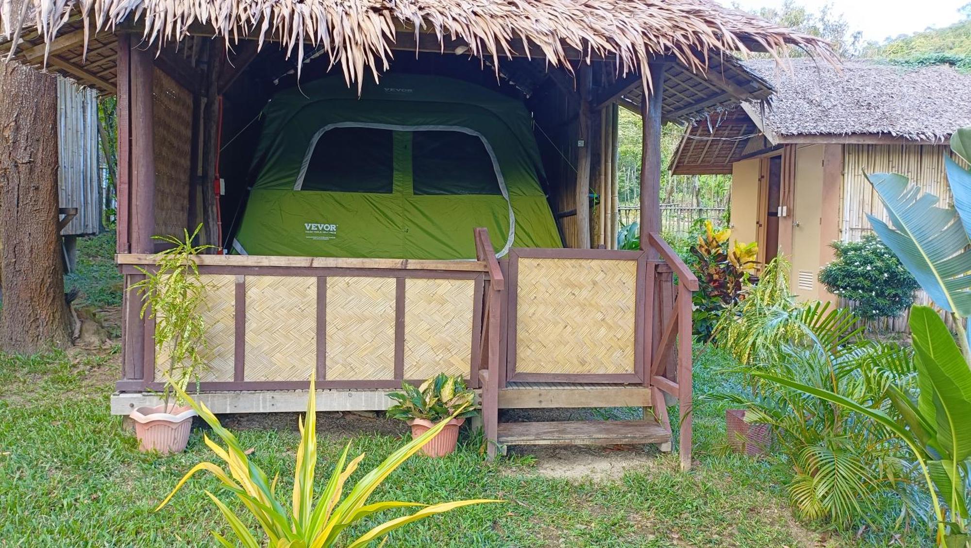 Tony'S Country Glamping With Chalet With Private Wash Room Accommodation El Nido Quarto foto